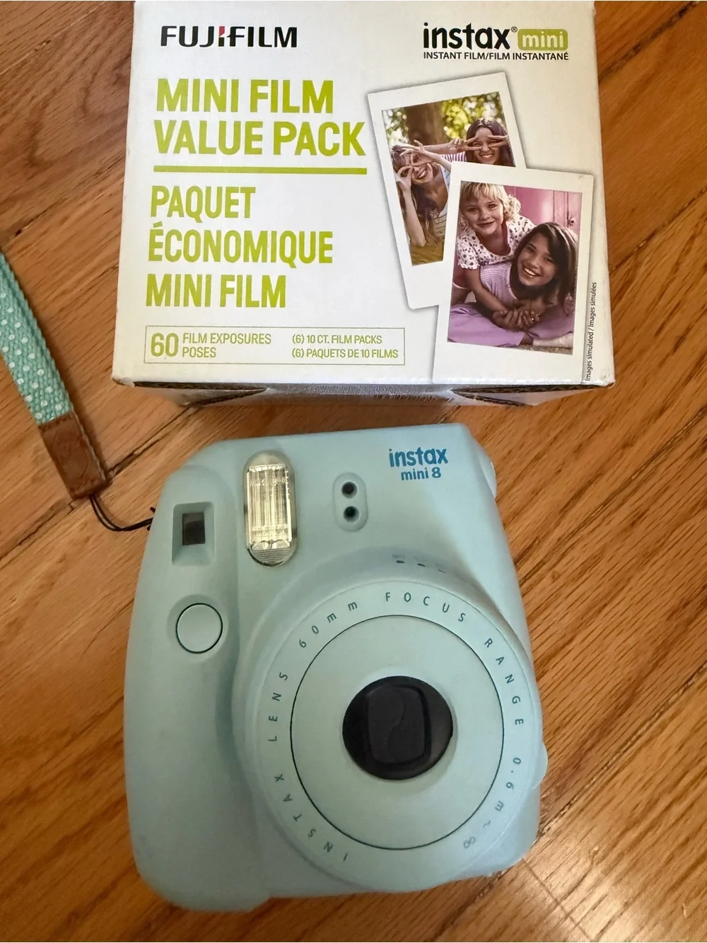 Fujifilm Instax Mini 8. Not Fully Tested, Flash/Lens/Ejection Work, Expired Film